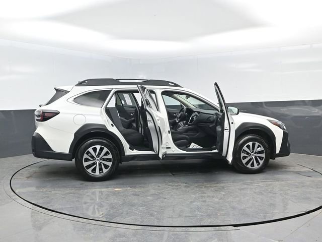 Used 2025 Subaru Outback Premium AWD/4WD image 24