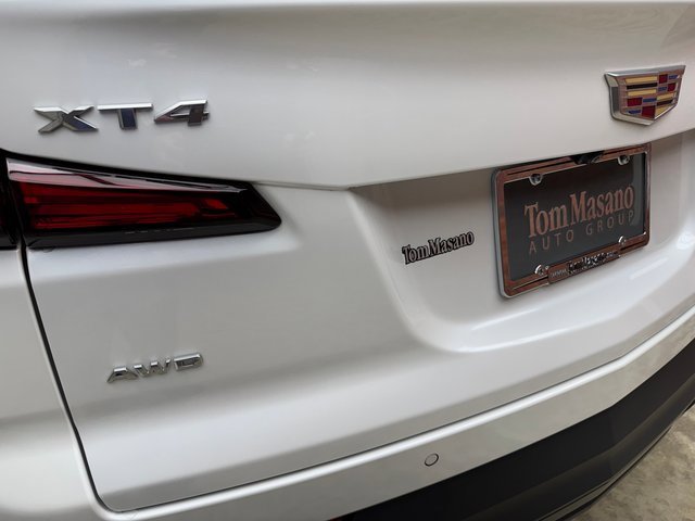 Used 2023 Cadillac XT4 Luxury w/ Cold Weather Package image 5