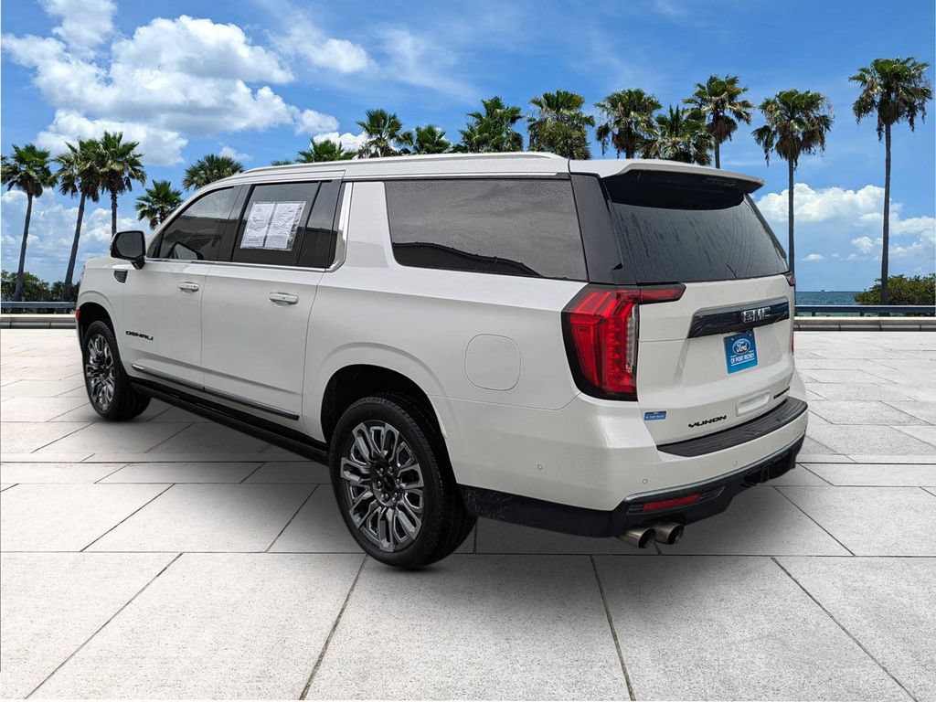 Used 2023 GMC Yukon XL Denali Ultimate AWD/4WD image 5