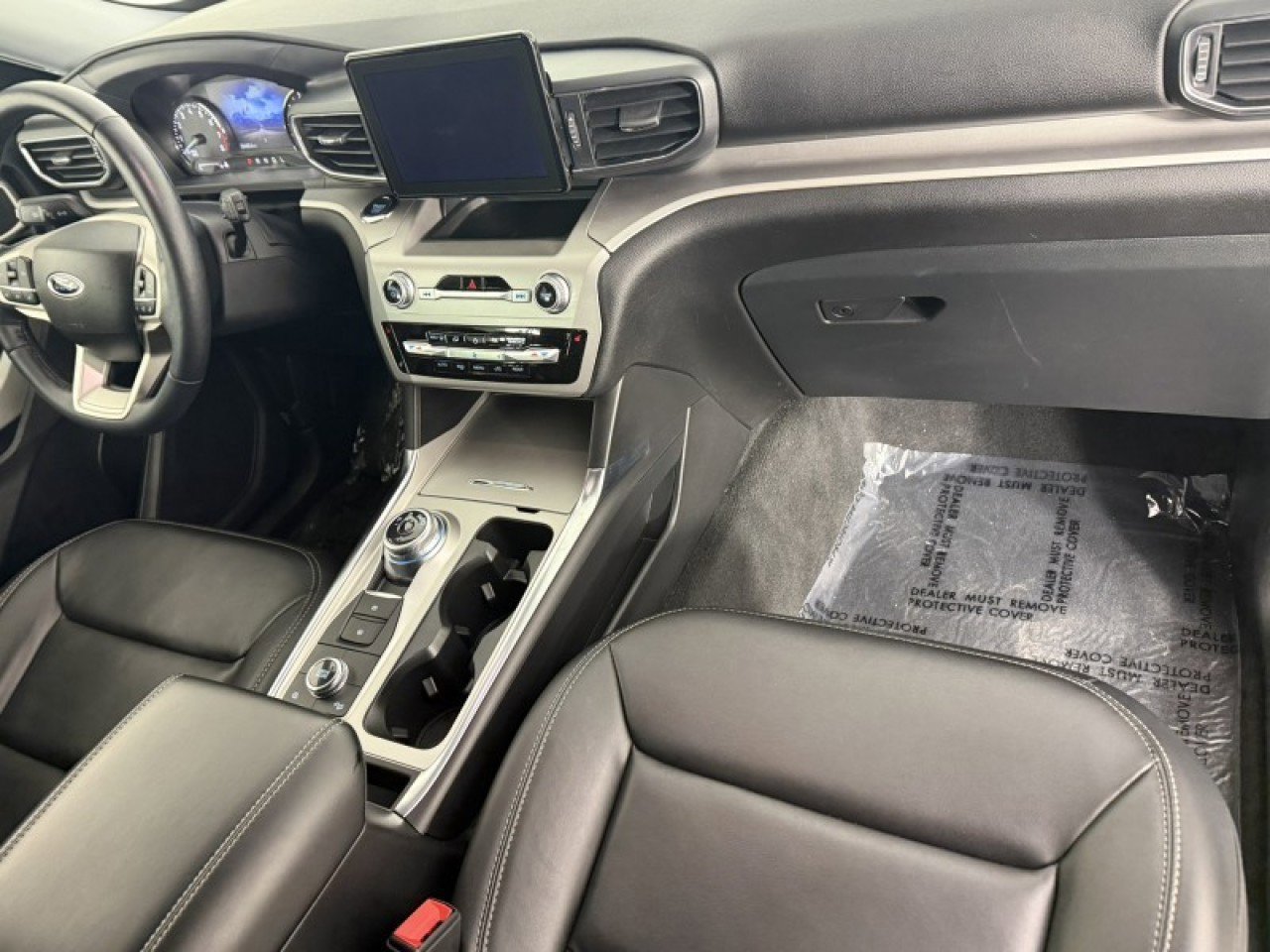 Certified 2022 Ford Explorer XLT w/ Equipment Group 202A image 9