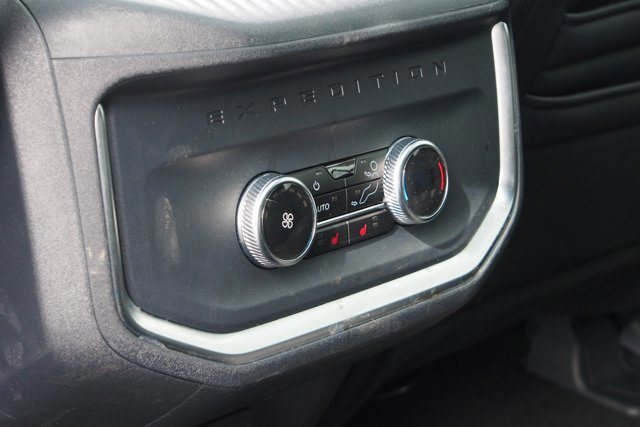 Certified 2025 Ford Expedition Platinum w/ Stealth Performance Package image 26