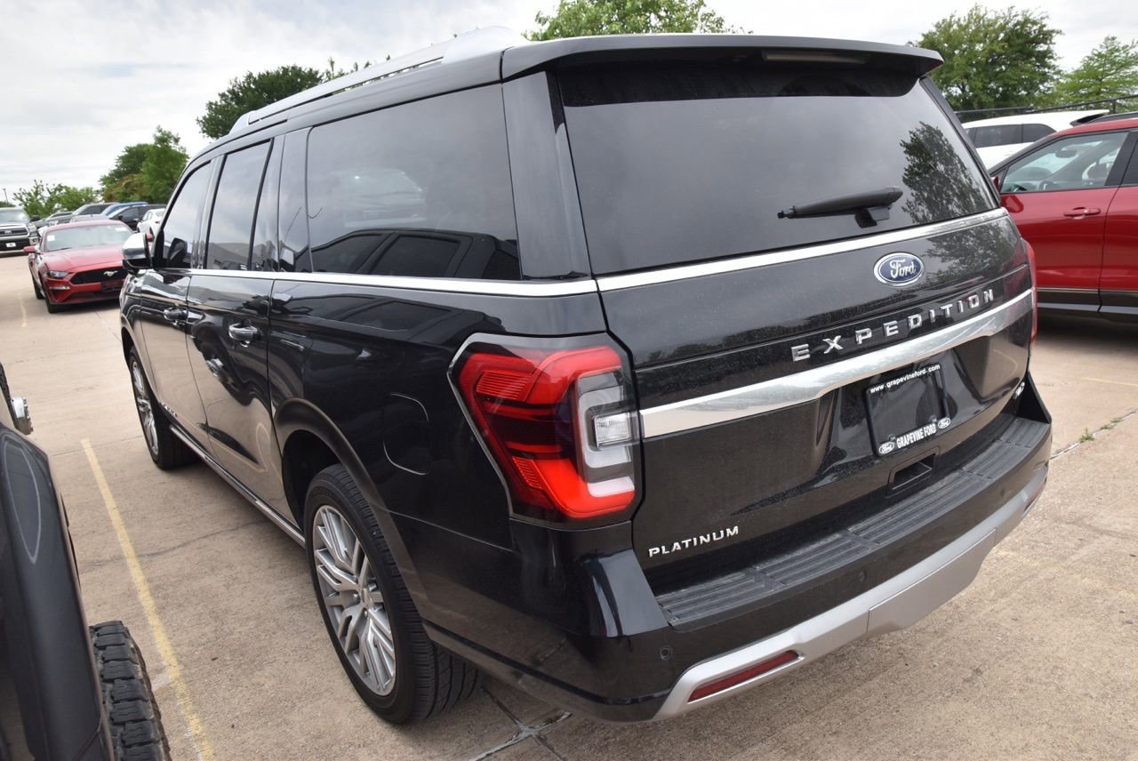 Certified 2023 Ford Expedition Max Platinum image 3