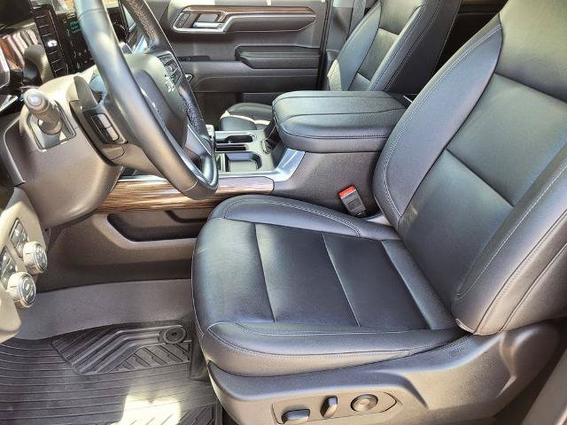 Used 2024 Chevrolet Silverado 1500 LT Trail Boss w/ Convenience Package II AWD/4WD image 16