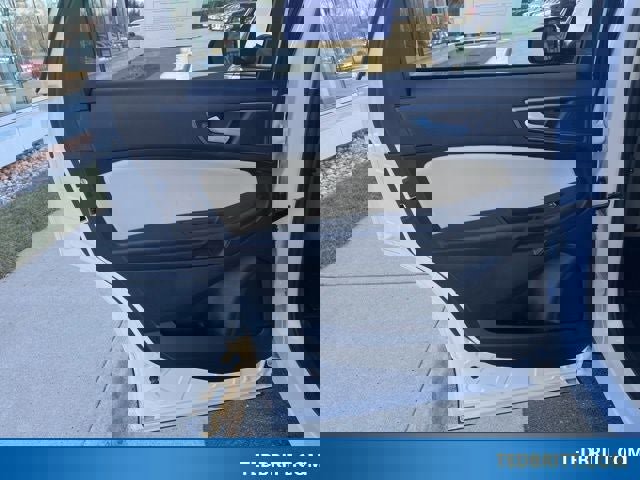 Certified 2024 Ford Edge SE image 18