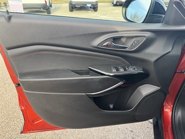 Used 2024 Chevrolet Trax RS w/ Sunroof Package image 10