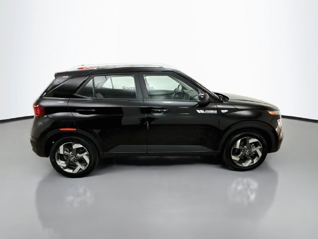 Used 2022 Hyundai Venue SEL FWD image 8