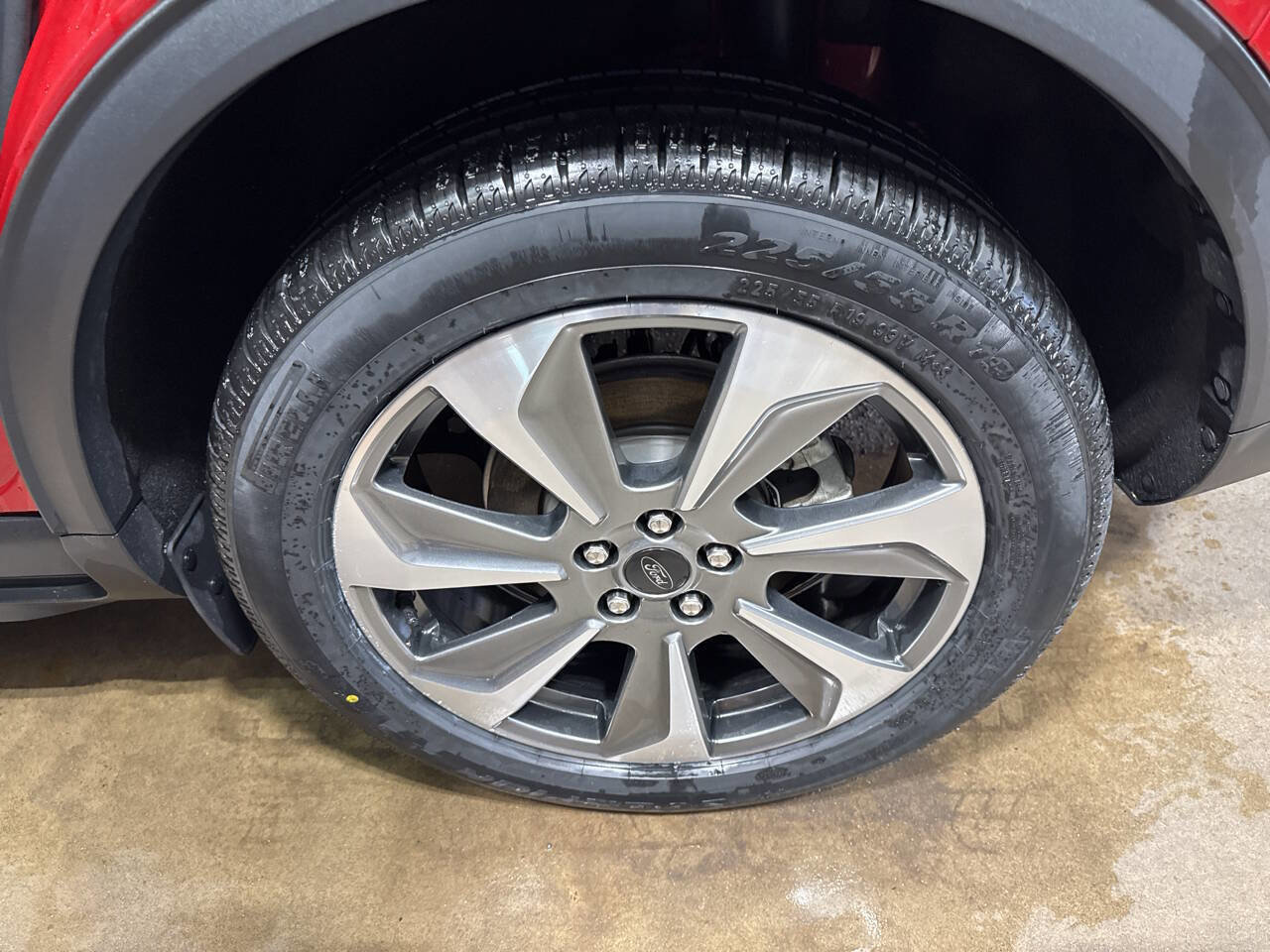 Certified 2024 Ford Escape Platinum image 30