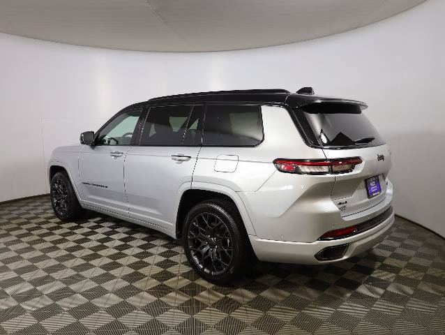 Used 2024 Jeep Grand Cherokee L Summit w/ High Altitude Package AWD/4WD image 8