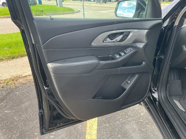 Used 2023 Chevrolet Traverse LT w/ LPO, Floor Liner Package AWD/4WD image 16