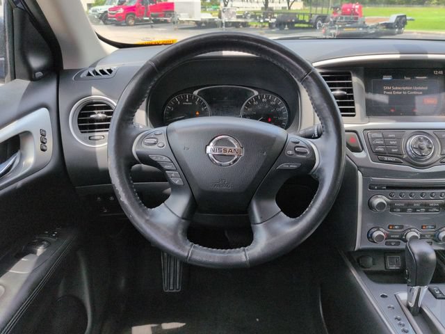 Used 2020 Nissan Pathfinder SL w/ Cargo Package FWD image 18