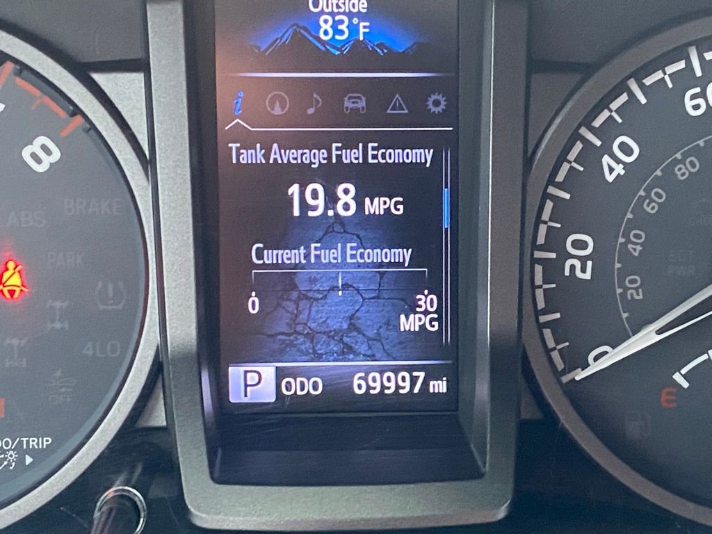 Used 2018 Toyota Tacoma TRD Sport w/ Technology Package RWD image 14