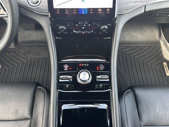 Used 2023 Jeep Grand Cherokee Overland w/ Luxury Tech Group IV AWD/4WD image 31