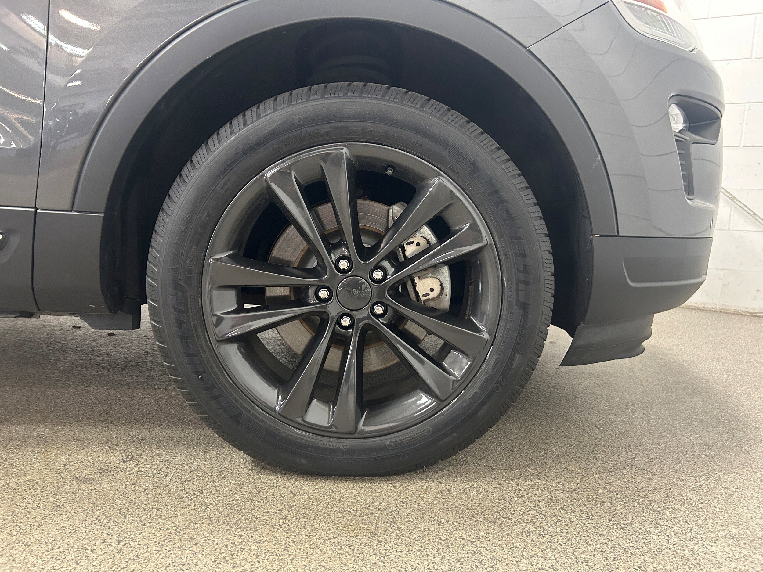 Certified 2018 Ford Explorer XLT w/ Equipment Group 202A AWD/4WD image 33