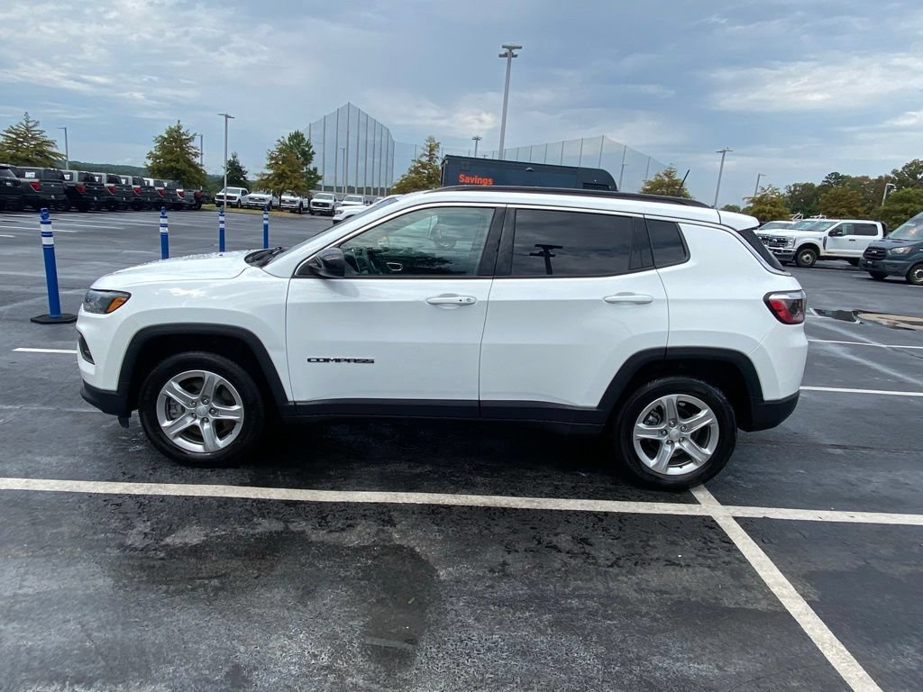 Used 2024 Jeep Compass Latitude AWD/4WD image 4