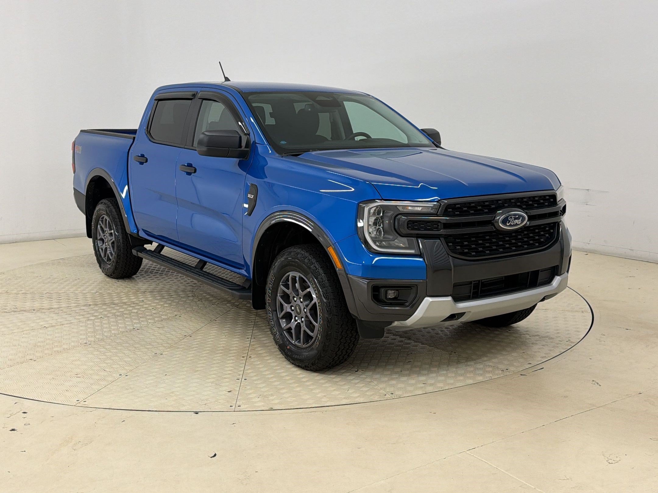 Certified 2024 Ford Ranger XLT w/ FX4 Off-Road Package AWD/4WD image 6