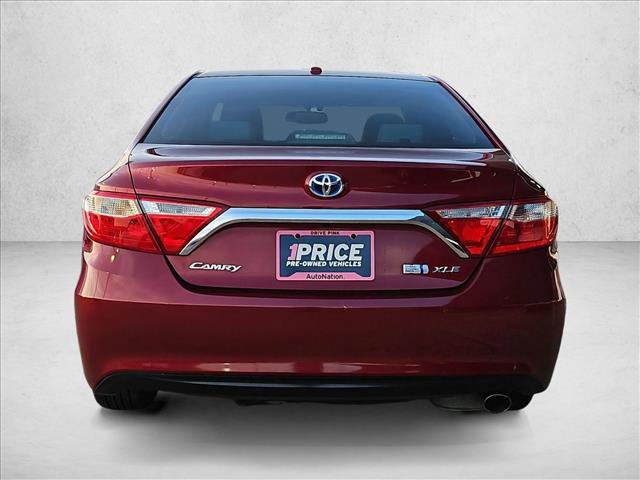 Used 2017 Toyota Camry XLE w/ Moonroof Package FWD image 5