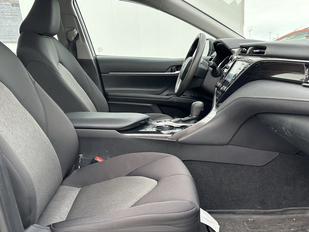 Used 2019 Toyota Camry LE image 21