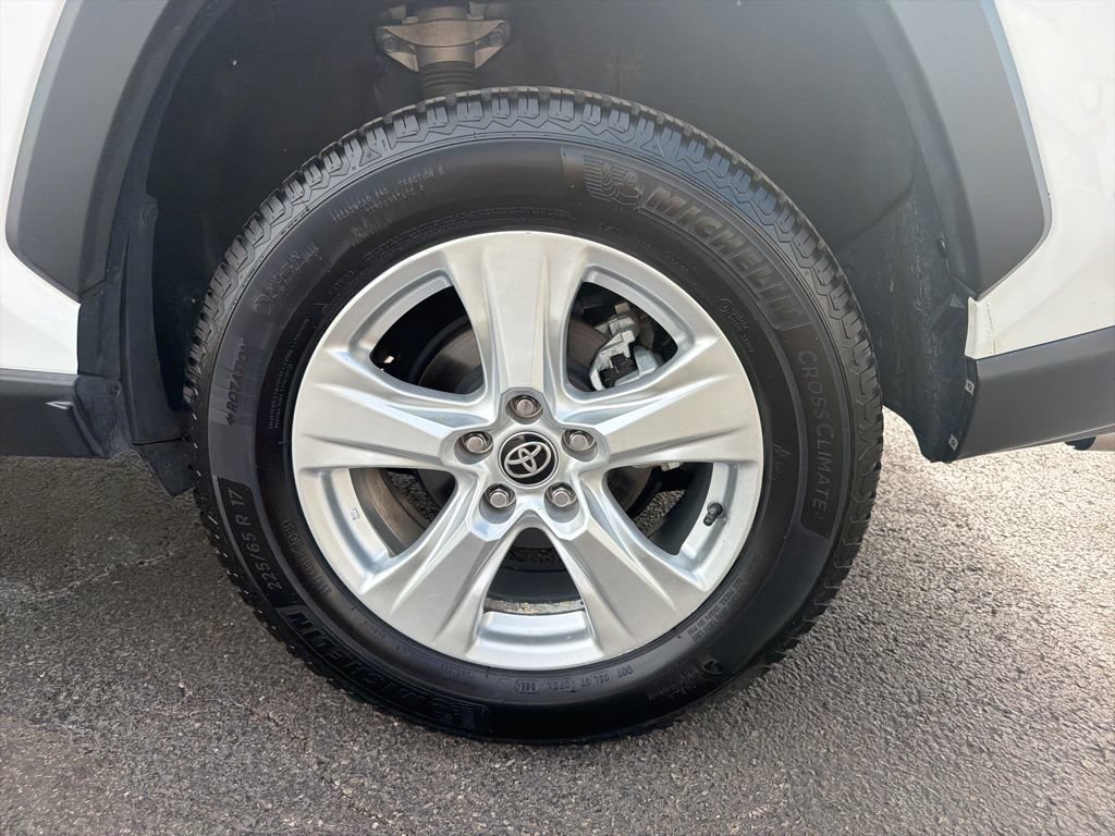 Used 2023 Toyota RAV4 XLE AWD/4WD image 47