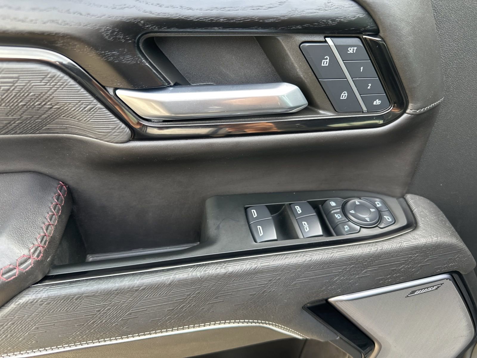 Used 2024 GMC Sierra 2500 AT4X w/ AT4X AEV Edition image 18