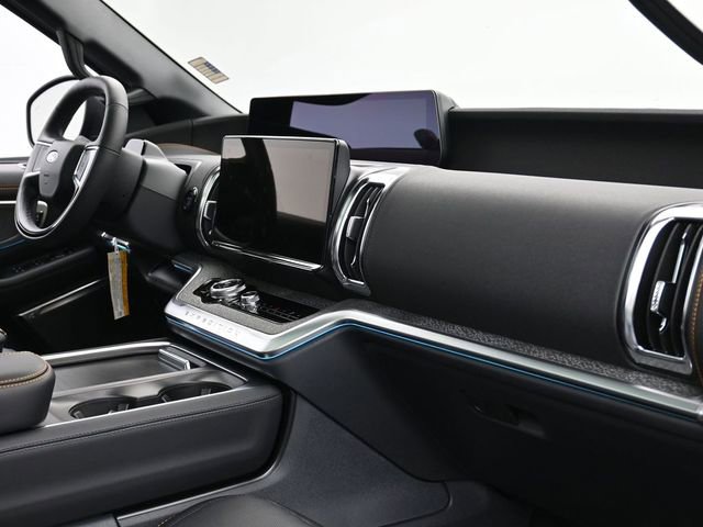 Certified 2025 Ford Expedition Tremor image 30