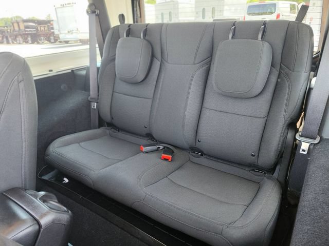 Used 2020 Jeep Wrangler Sport AWD/4WD image 12
