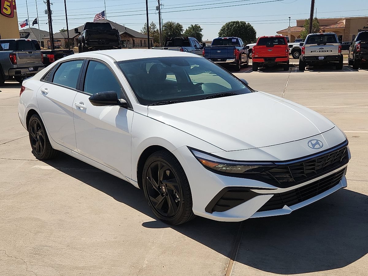 Used 2026 Hyundai Elantra Sport FWD image 5