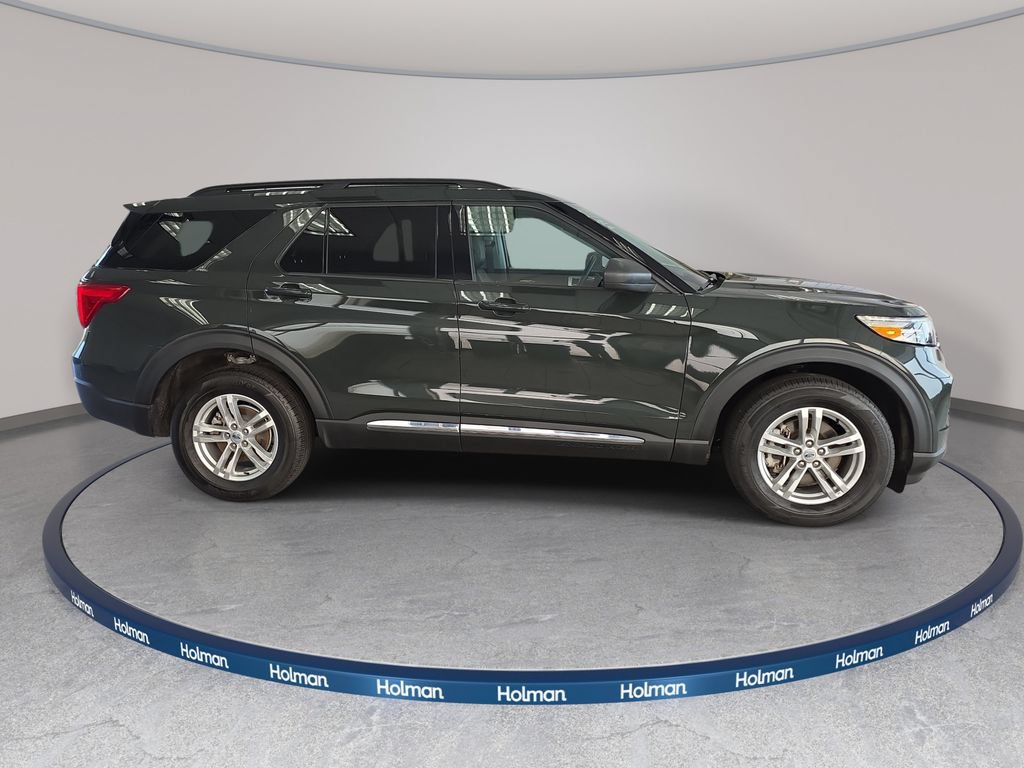 Certified 2023 Ford Explorer XLT w/ Equipment Group 202A AWD/4WD image 4