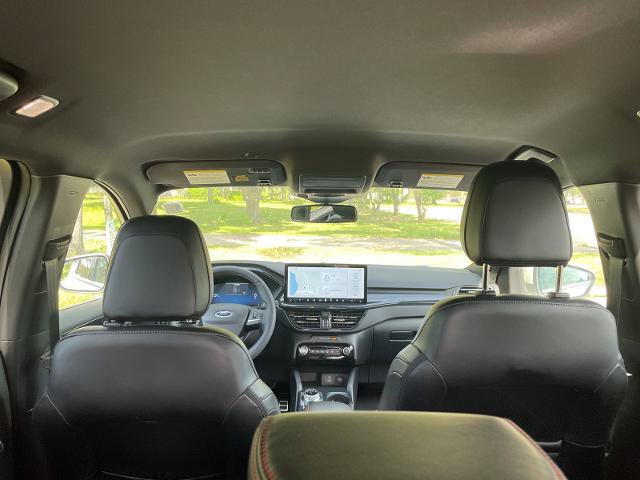 Certified 2023 Ford Escape ST-Line Elite AWD/4WD image 32