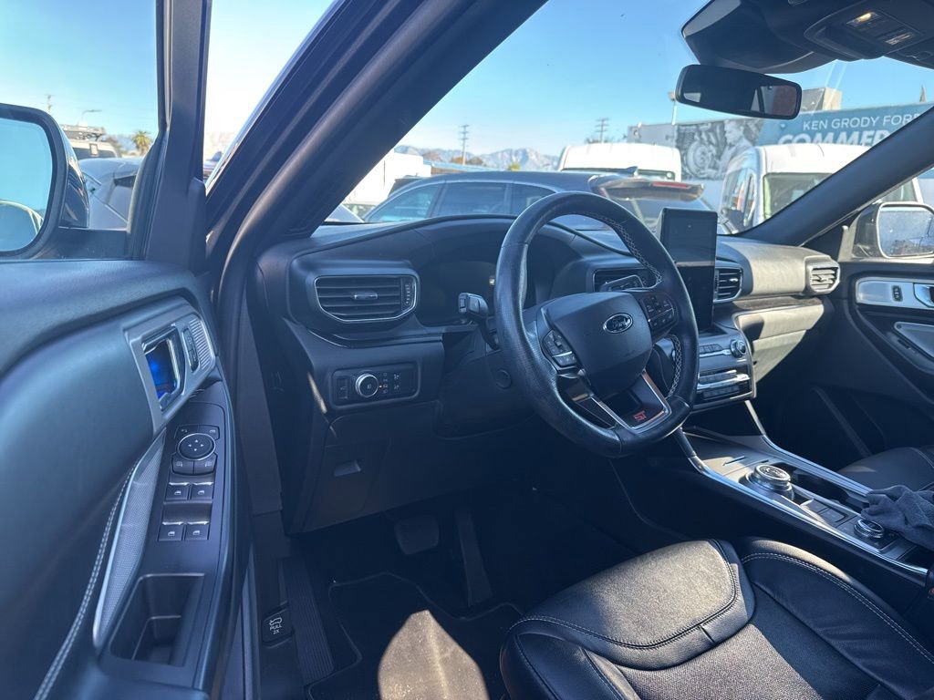 Certified 2020 Ford Explorer ST w/ ST Street Pack image 7