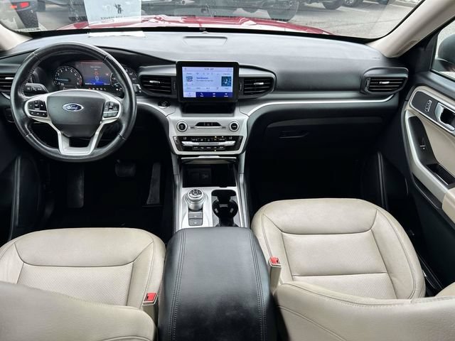 Certified 2021 Ford Explorer XLT RWD image 11