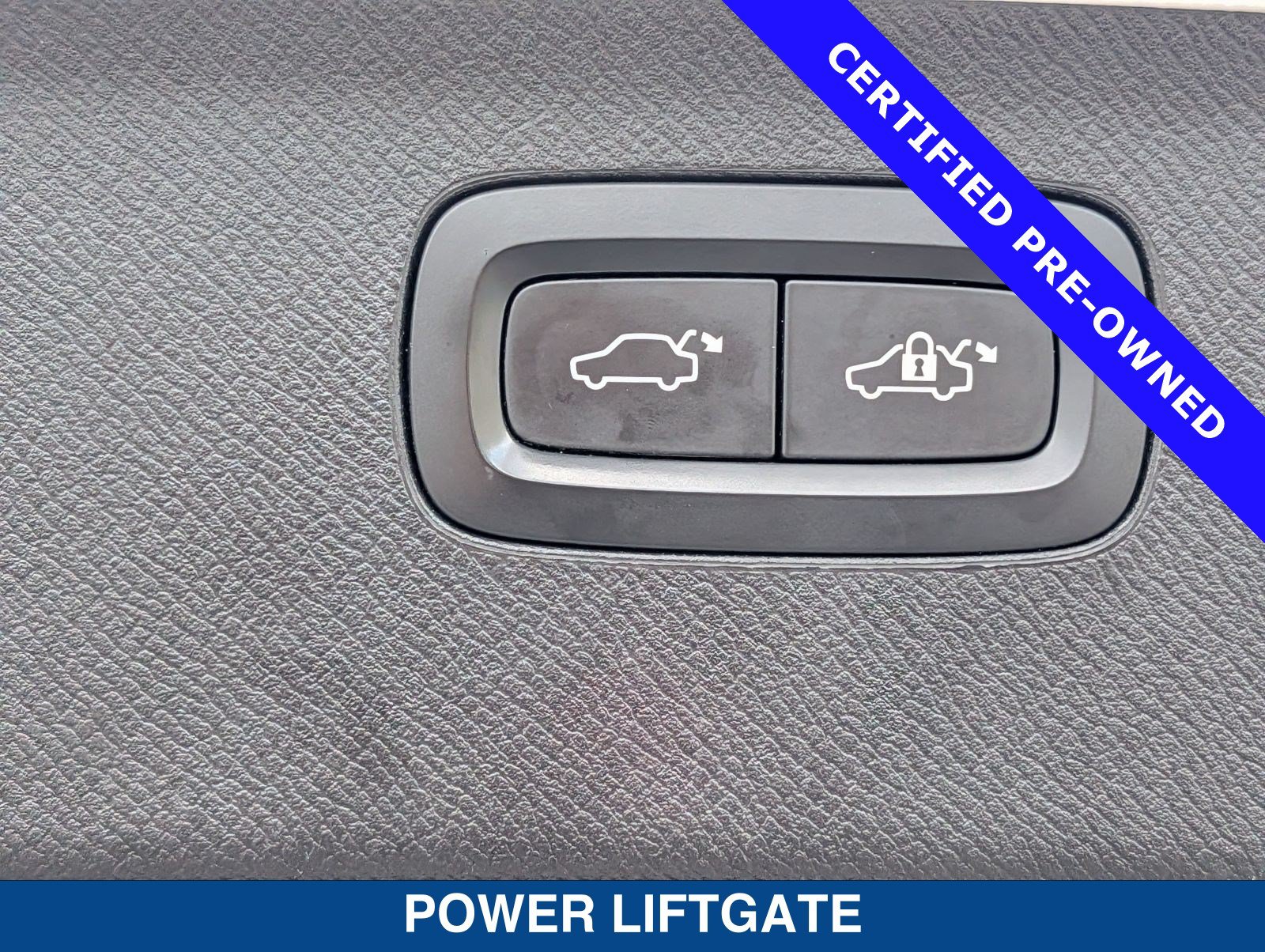 Used 2018 Volvo XC90 T5 Momentum w/ Convenience Package FWD image 15