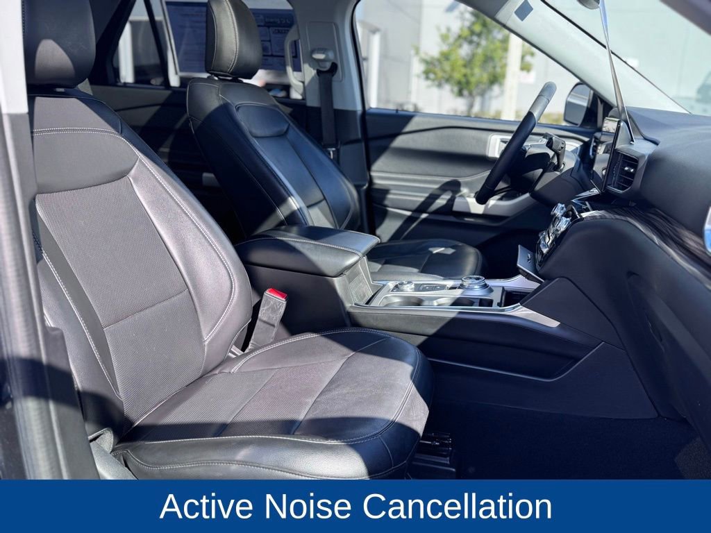 Certified 2022 Ford Explorer Limited w/ Hybrid Equipment Group 310A image 23