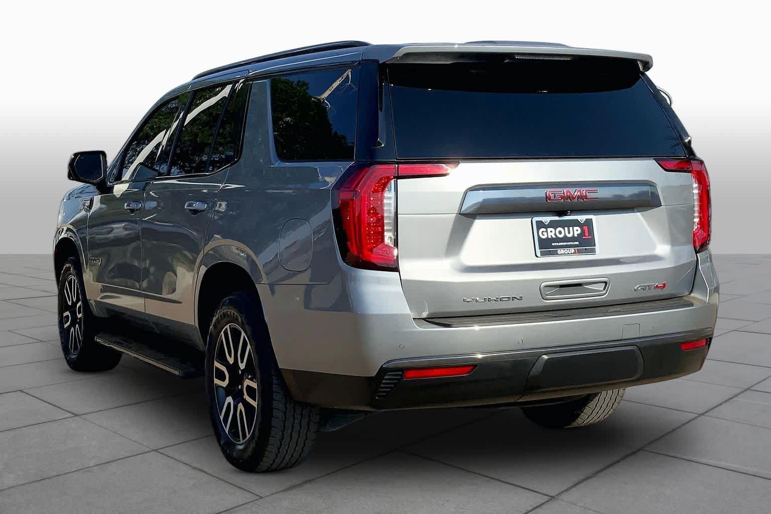 Used 2024 GMC Yukon AT4 w/ Technology Package AWD/4WD image 12