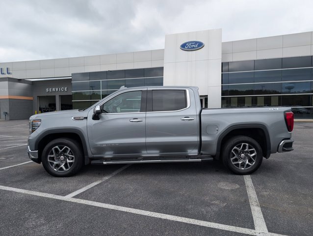 Used 2024 GMC Sierra 1500 SLT w/ SLT Premium Plus Package AWD/4WD image 2