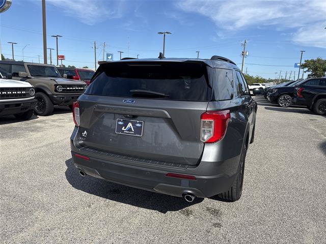 Certified 2023 Ford Explorer XLT w/ Equipment Group 202A RWD image 14