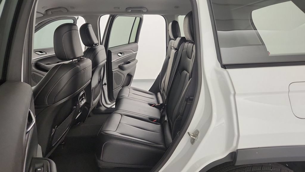 Used 2024 Jeep Grand Cherokee Limited AWD/4WD image 17