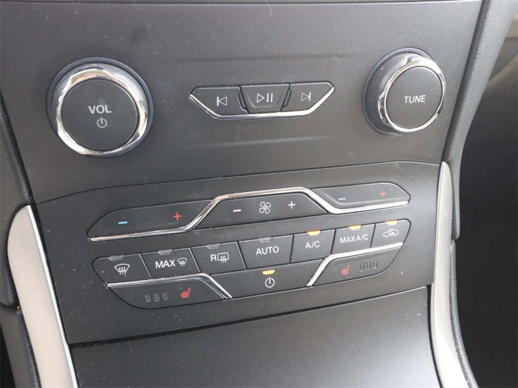 Certified 2019 Ford Edge SEL w/ Equipment Group 201A image 20