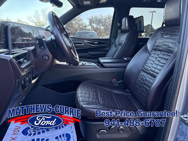 Used 2023 Cadillac Escalade Sport Platinum w/ LPO, ONYX Package AWD/4WD image 9