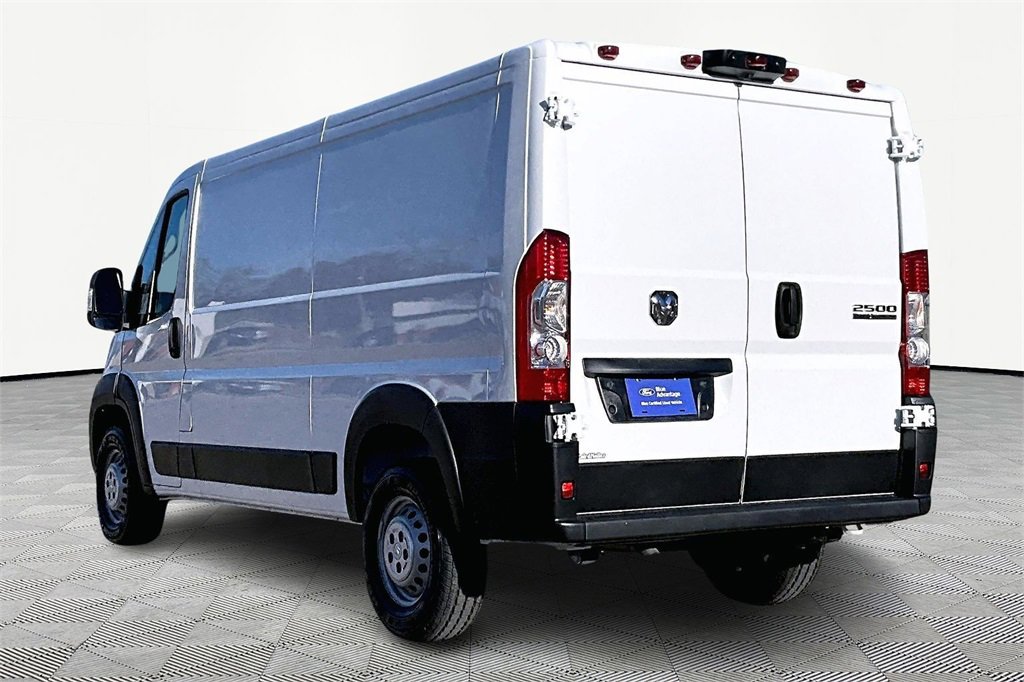 Used 2024 RAM ProMaster 2500 w/ Convenience Group image 12