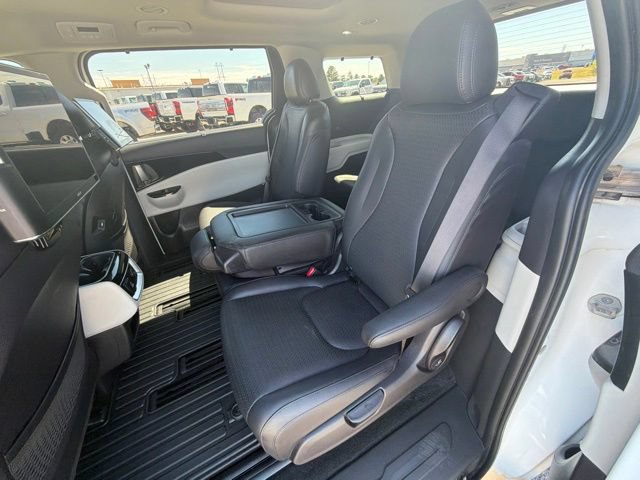 Used 2024 Kia Carnival SX Prestige FWD image 25