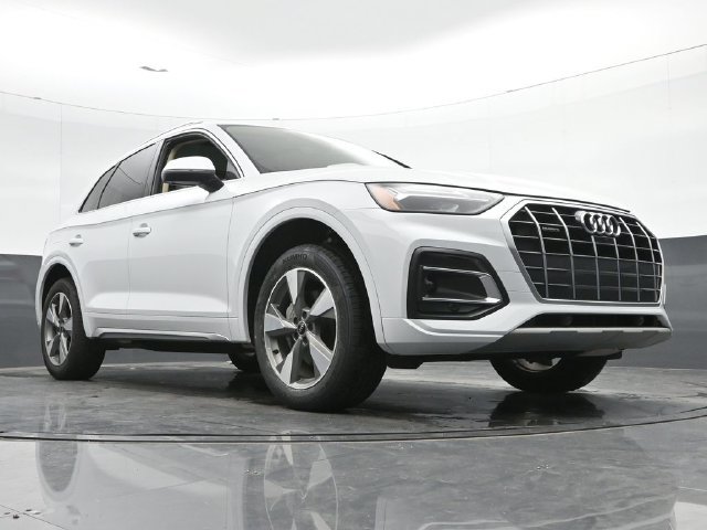 Used 2025 Audi Q5 2.0T Premium Plus w/ Premium Plus Package AWD/4WD image 32