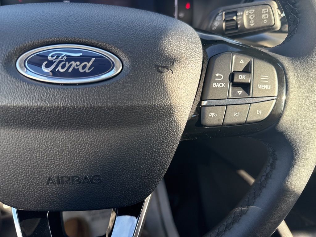 Certified 2025 Ford Escape SE image 28