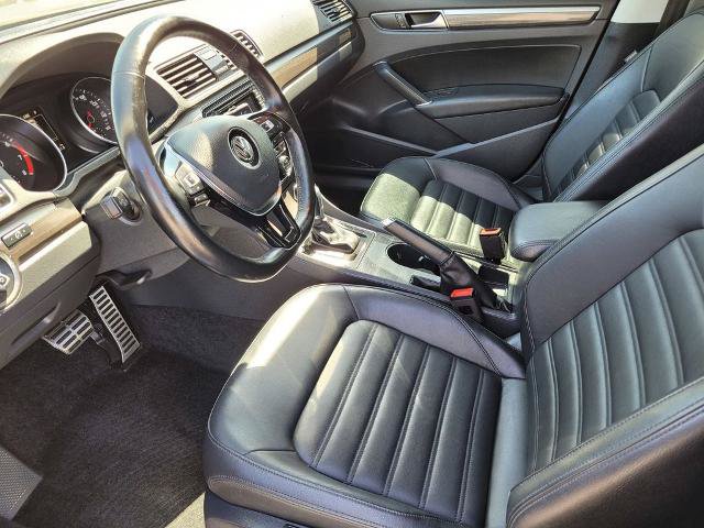 Used 2018 Volkswagen Passat 2.0T SEL Premium FWD image 15