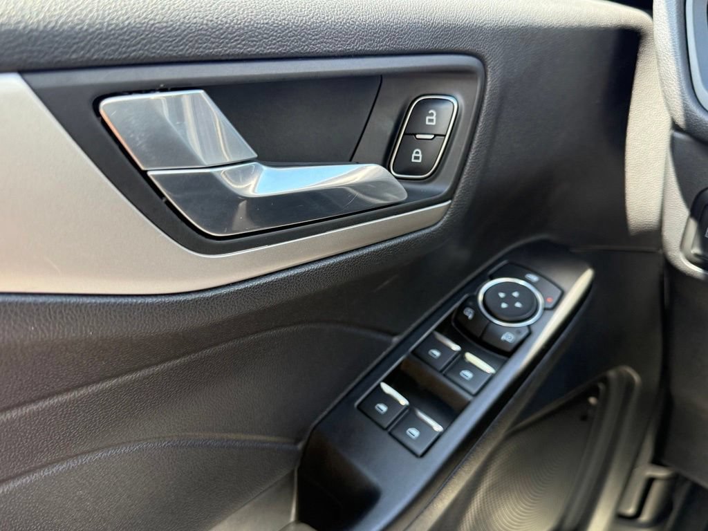 Certified 2021 Ford Escape SE FWD image 24