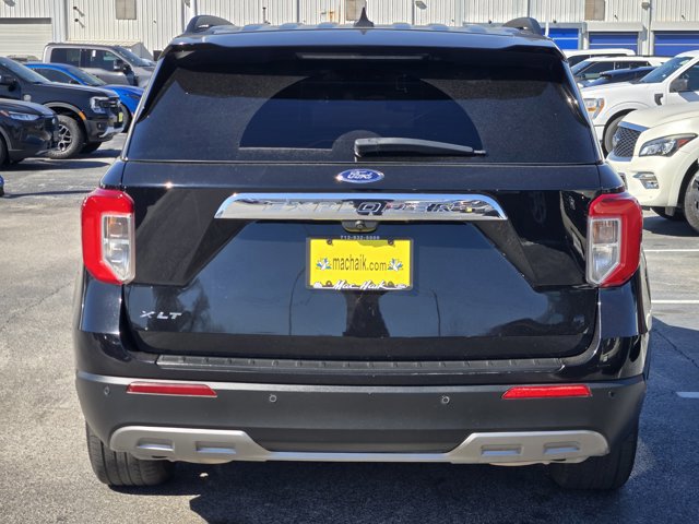 Certified 2022 Ford Explorer XLT w/ Equipment Group 202A image 4