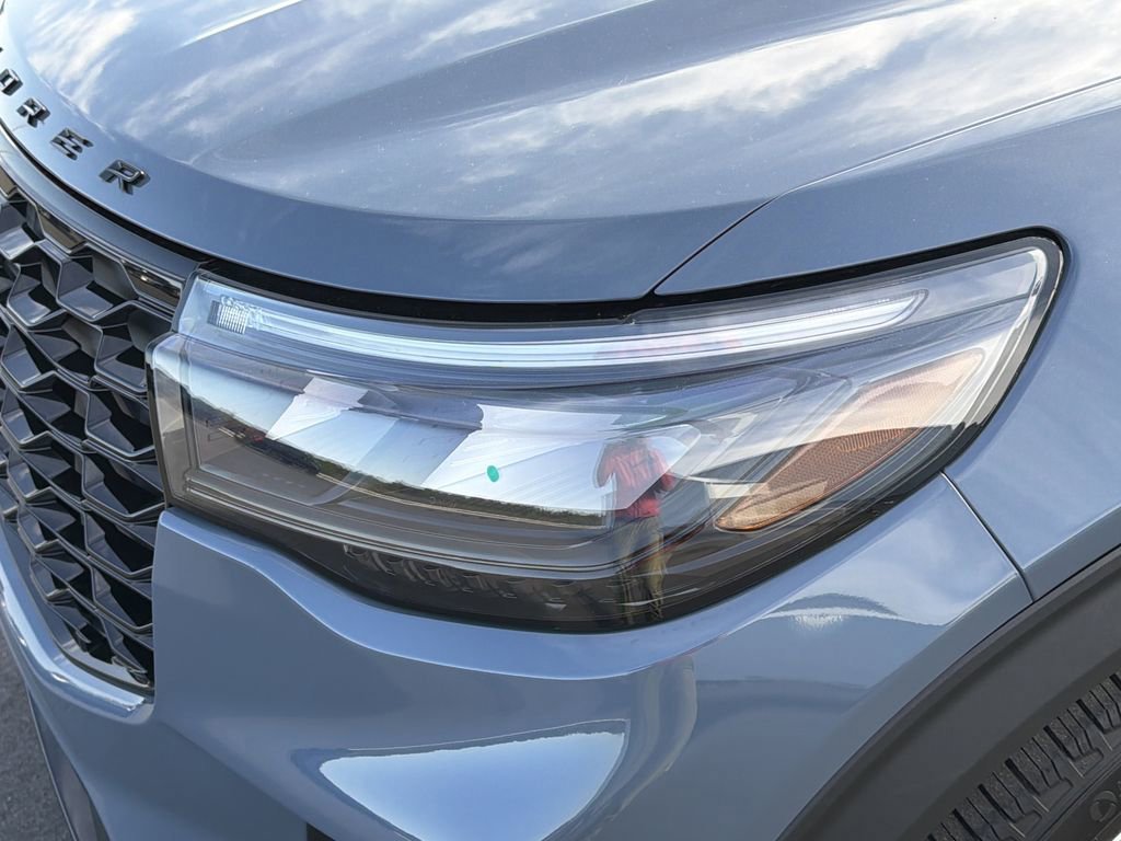 Certified 2025 Ford Explorer ST-Line w/ Premium Package image 8