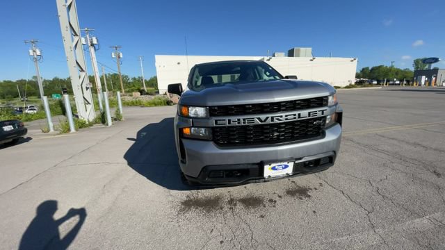 Used 2020 Chevrolet Silverado 1500 Custom w/ Custom Convenience Package AWD/4WD image 3