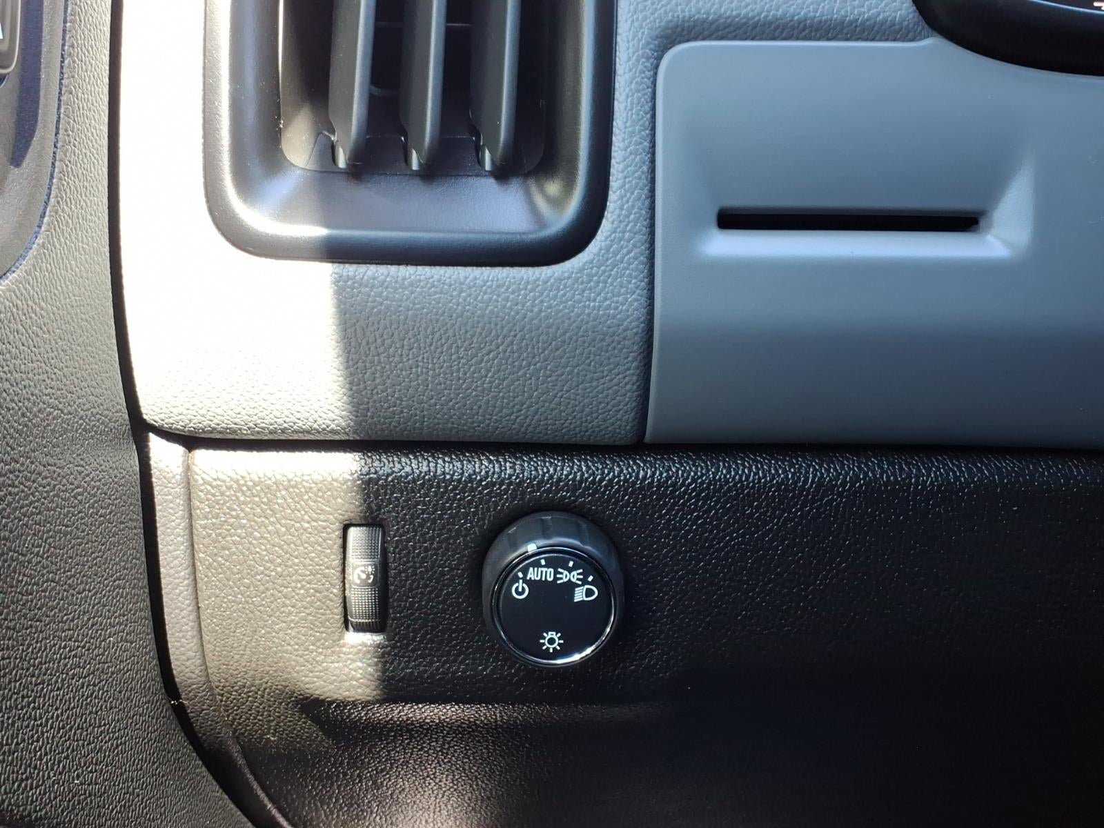 Used 2022 Chevrolet Colorado W/T w/ WT Convenience Package RWD image 27
