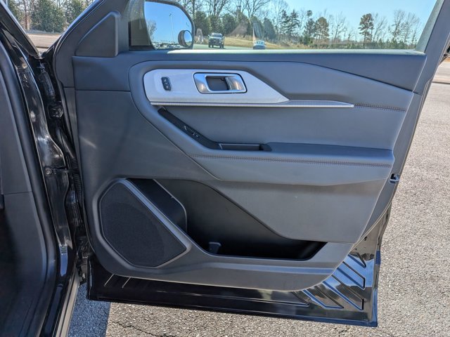 Certified 2025 Ford Explorer Active w/ Active Comfort Package image 32