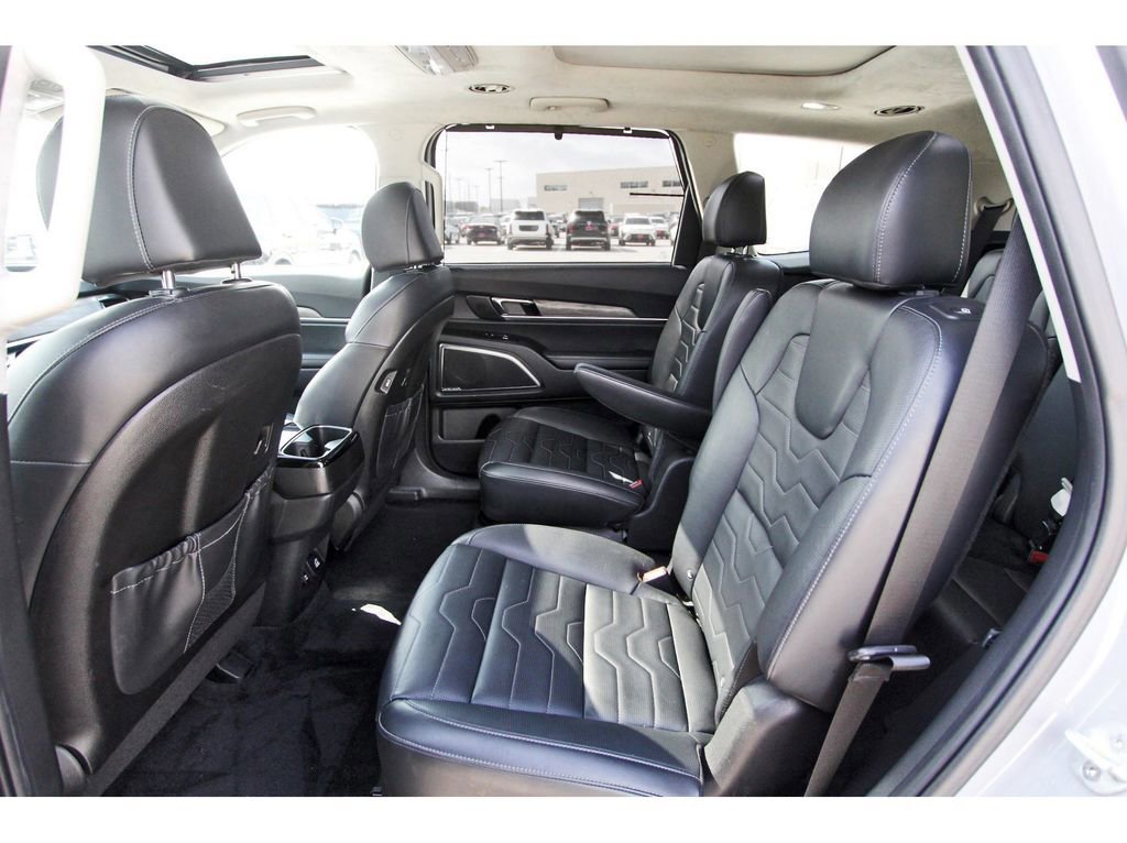 Used 2022 Kia Telluride SX w/ SX Prestige Package image 10